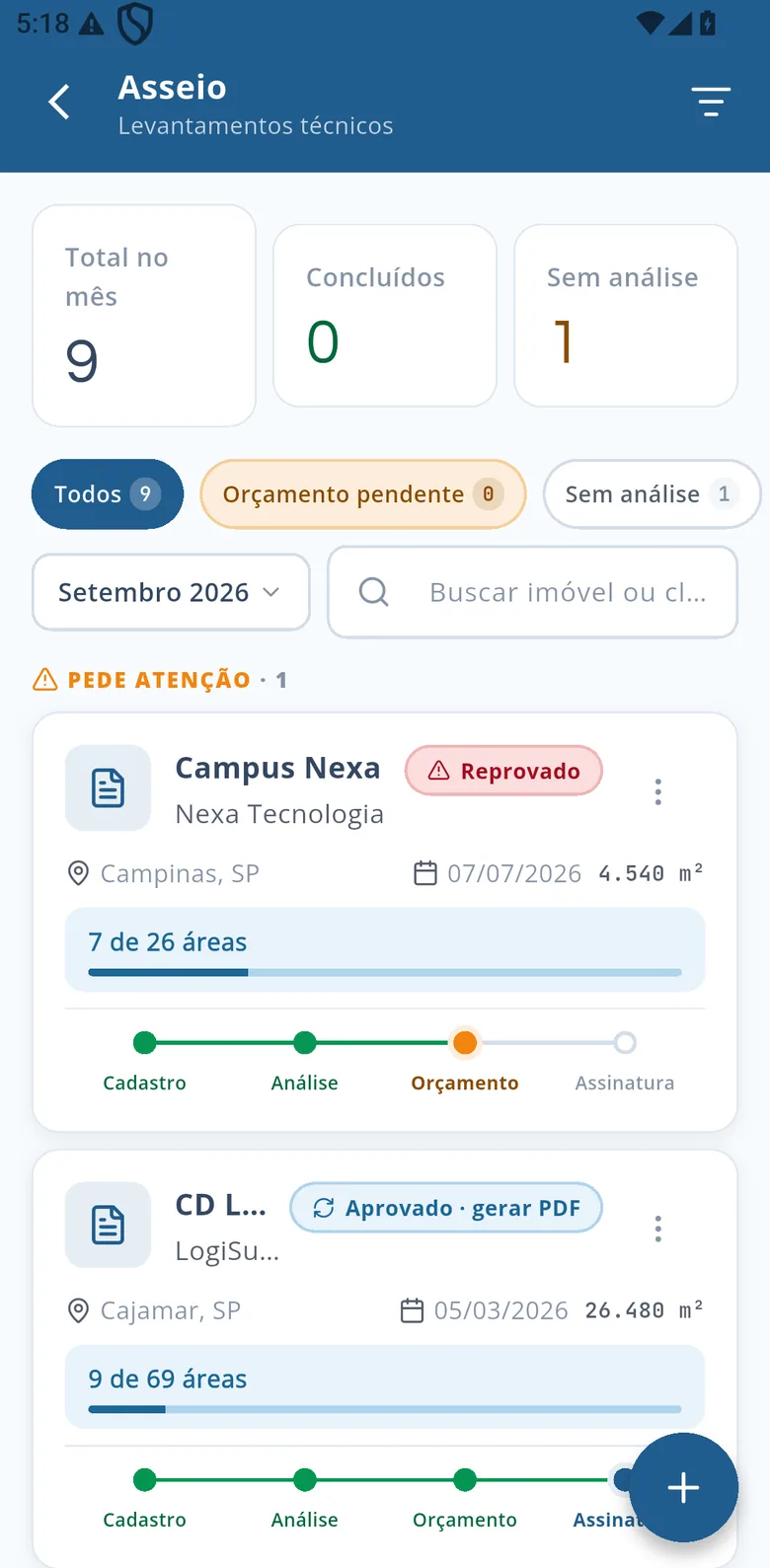 Lista de levantamentos técnicos no app, cada um com o cliente, a cidade, a metragem, quantas áreas já foram preenchidas e em que etapa está: cadastro, análise, orçamento ou assinatura